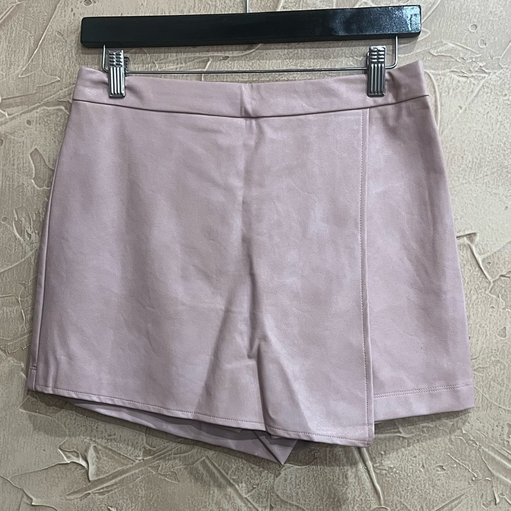 BOUTIQUE CLOSEOUT! NWT Leather Skort